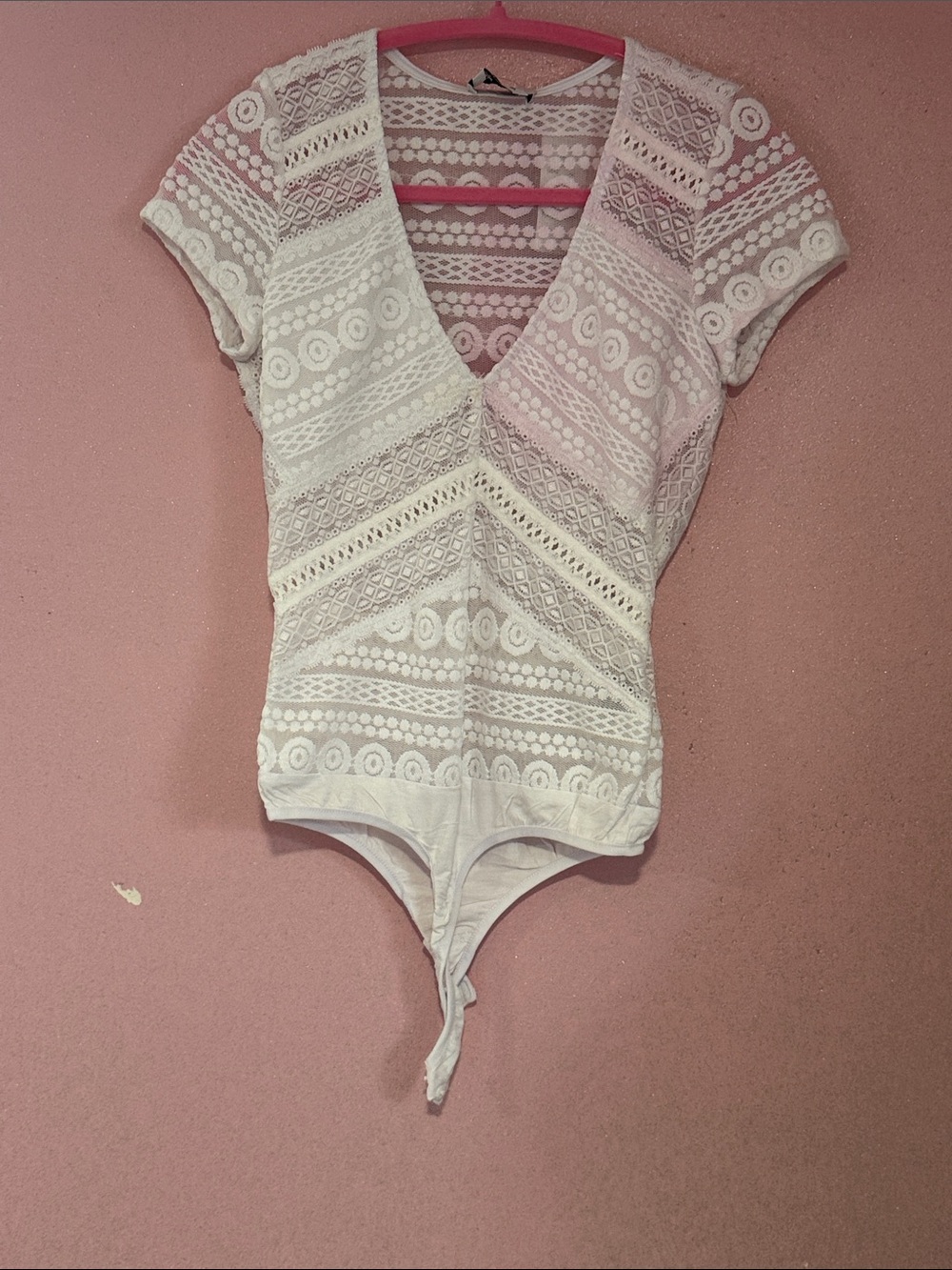 bebe White Lace V-Neck Bodysuit with Short Sleeves
